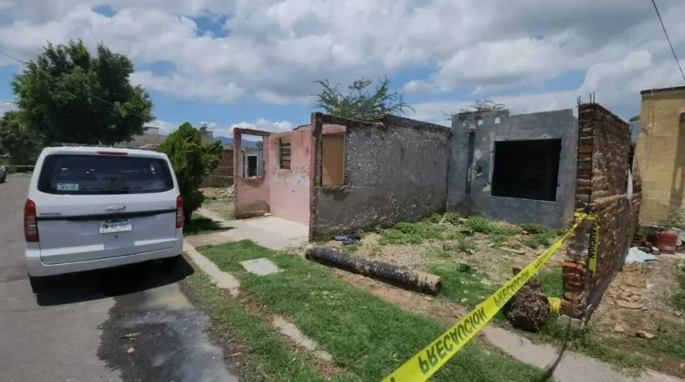 Tres cuerpos hallados en fosa clandestina de Jalisco