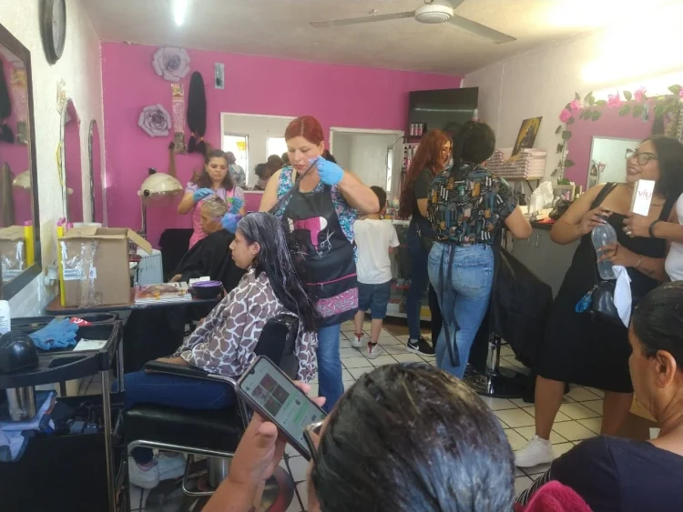 Nogales impulsa programa 'Cambio de Look' para elevar la autoestima de las mujeres - FOTOS