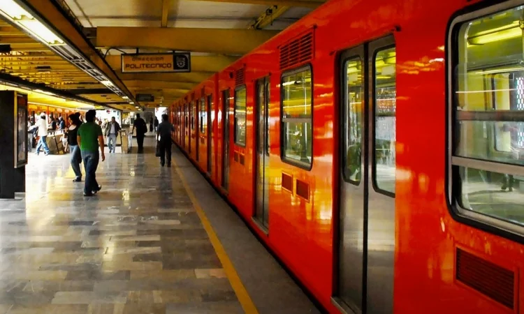 Ataque en metro de CDMX: Grupo acuchilla a hombre de 48 años