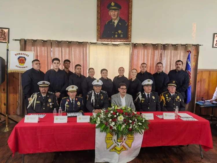 Se gradúan 11 nuevos bomberos en Nogales: Incluyen primera generación de mujeres bomberas - FOTOS