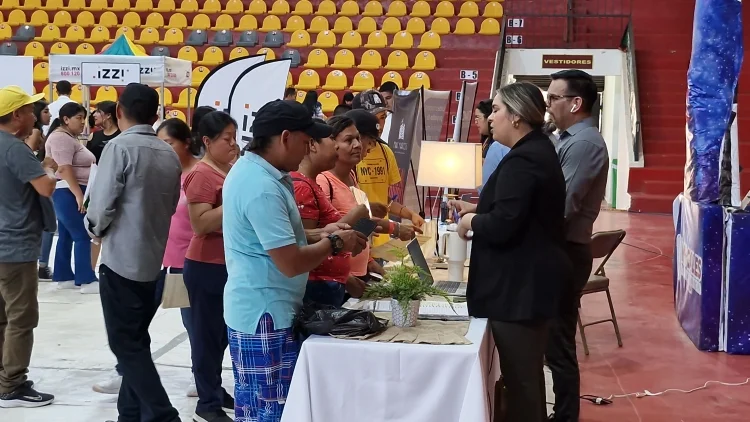 Feria del Empleo en Nogales: Oportunidades laborales para migrantes - FOTOS