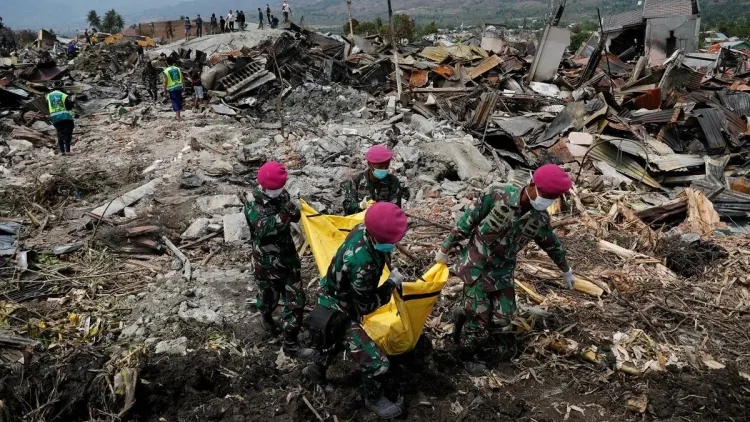 Devastador: Se eleva a 23 el saldo de muertos por derrumbe en mina ilegal de Indonesia