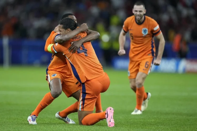 Inglaterra y Holanda dirimen pase a la final
