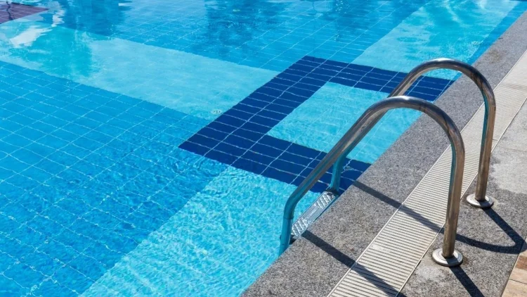 Ofelia de 74 años pierde la vida tras ahogarse en piscina de su domicilio en CDMX
