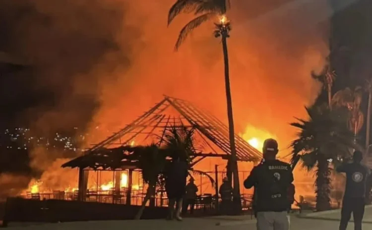 Incendio destruye negocios en Acapulco: Familia lo pierde todo