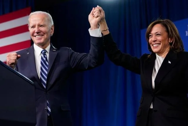 Joe Biden brinda apoyo a Kamala Harris tras abandonar la carrera presidencial de EU
