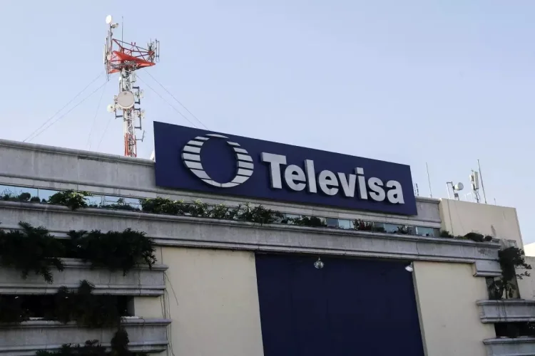 Actriz de Televisa explota y cierra sus redes tras memes virales de su personaje en icónica novela