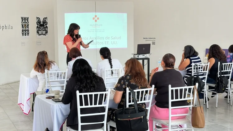 Realiza INM taller de primeros auxilios psicológicos en Nogales