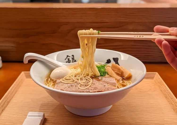 Chef japonés engaño a sus comensales al montar un restaurante de 5 estrellas con sopas instantáneas