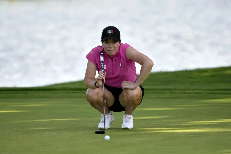 Gaby López arranca tercera en el golf femenil