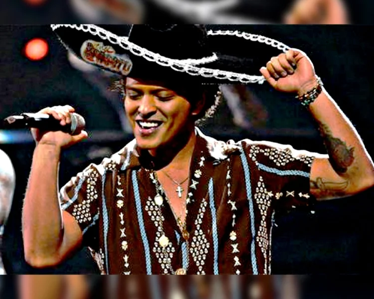 El cantante Bruno Mars enamora a sus fans mexicanos