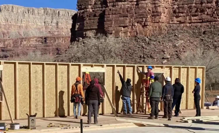 Habitat para la Humanidad construye hogares en Supai, Arizona: Un proyecto sin precedentes