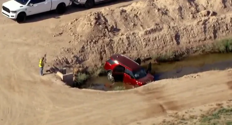 Accidente en canal de Arizona: Niños hospitalizados tras choque de SUV