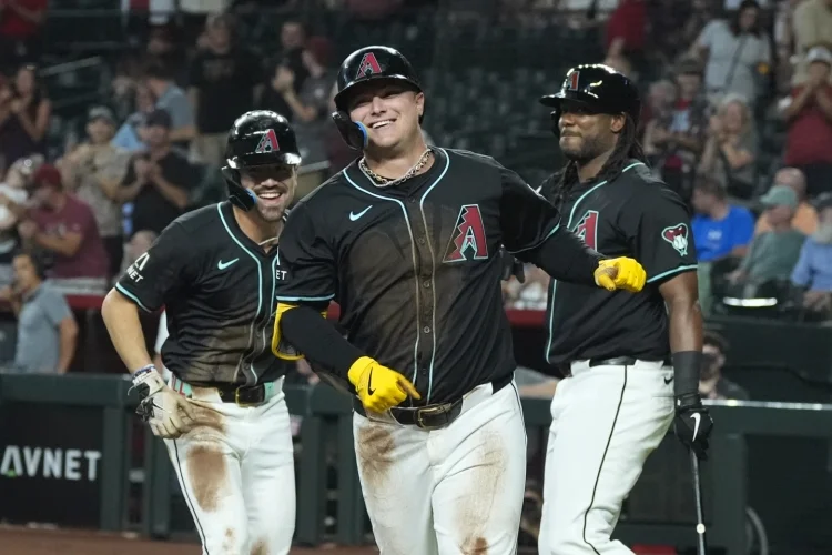 Suárez con grand slam: Diamondbacks barren a Rockies VIDEO