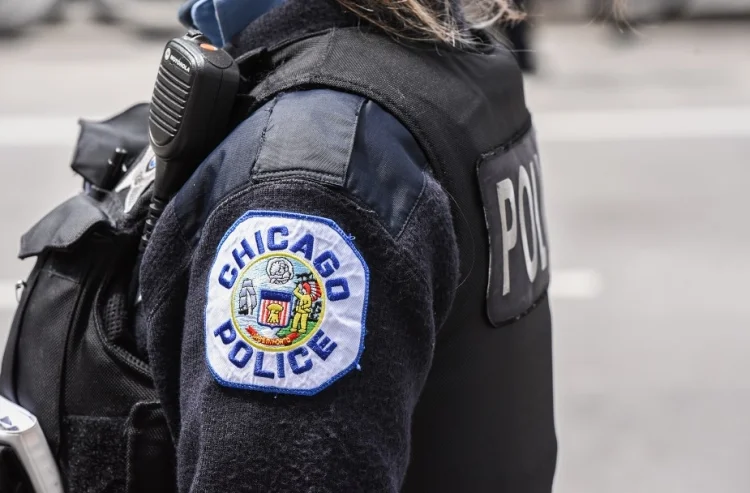 Asesinato en Chicago: Hombre de 20 años apuñalado mortalmente en su hogar