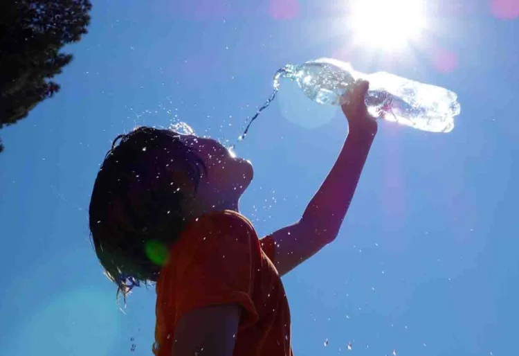 ¿Calor extremo en las escuelas de Arizona? Padres reclaman protección para sus hijos