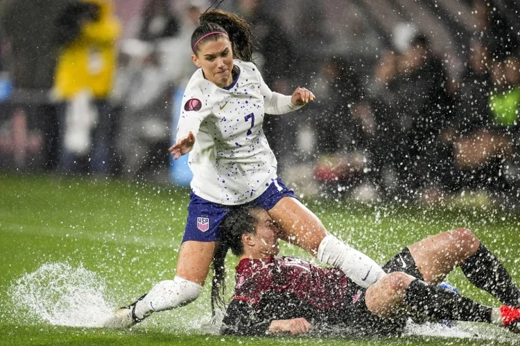 Alex Morgan se despide del futbol para ser mamá