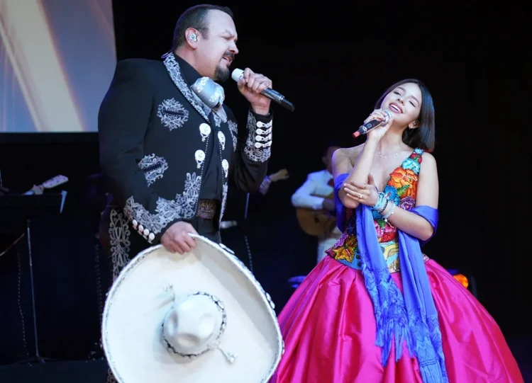 La Familia Aguilar encenderá el Grito de Independencia en Culiacán