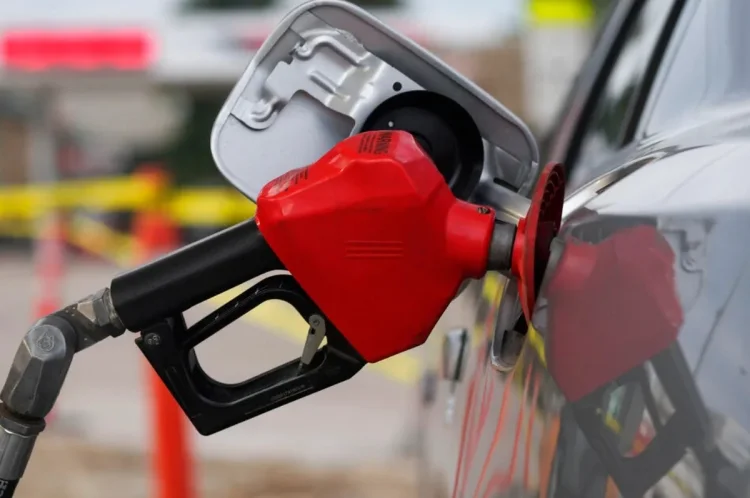 Precio de la gasolina baja en Estados Unidos: ¿Un respiro para el bolsillo?