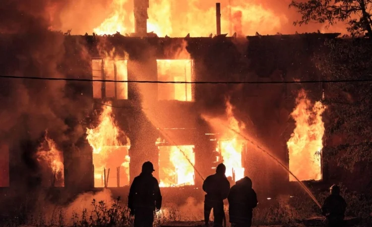 Incendio en Phoenix deja un hombre en estado crítico