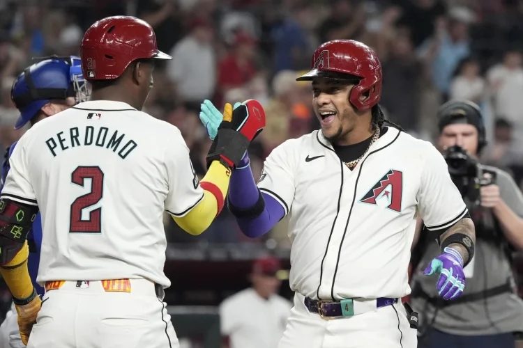 Diamondbacks apabullan a los Rangers VIDEO