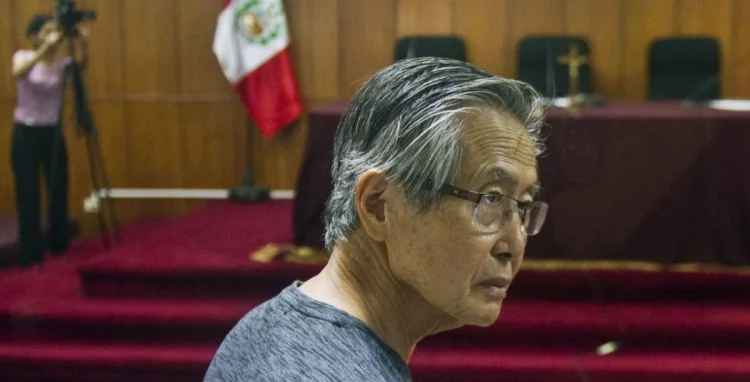 ¿Fujimori héroe o villano?  La comunidad peruana en Phoenix reacciona a su muerte