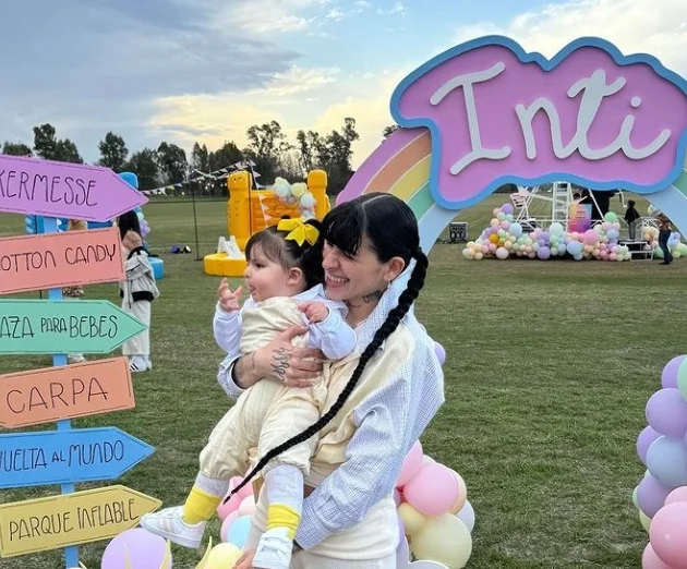 Cazzu celebra el primer año de su hija con una fiesta mágica