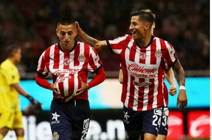 Chivas vuelve al triunfo; victoria de Rayados