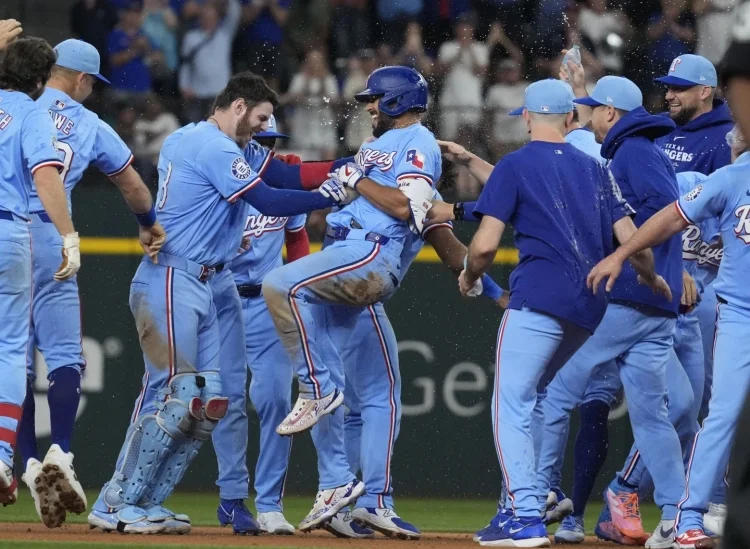 ¡Rangers remontan y dejan tendidos a los Marineros!