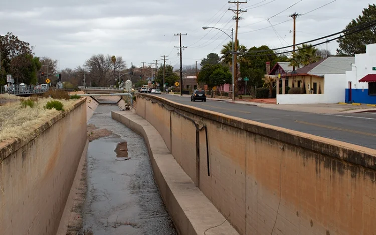 ¿Dónde está en Nogales el agua que necesita para crecer?