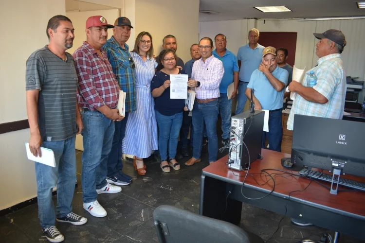 Entregan 9 permisos nuevos para taxi en Nogales