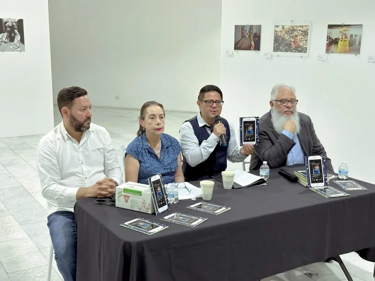 Presentan obra literaria en el Museo de Artes de Nogales