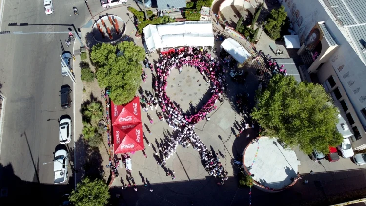 Encabeza Alcalde marcha contra el cáncer de mama