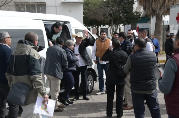 Supervisan autoridades  operación de albergue  temporal en Nogales