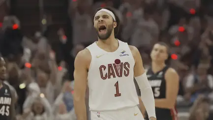 NBA Playoffs: Mitchell Lidera a Cavaliers a Victoria Agónica sobre Heat