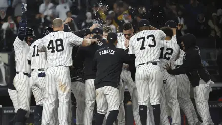 Domínguez impulsa victoria Yankee con jonrón; derrota a deGrom