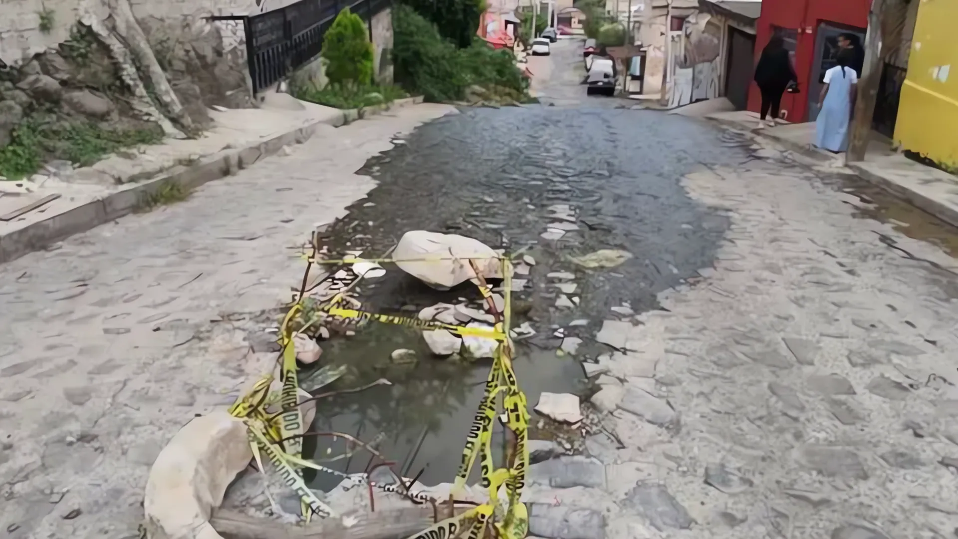 Fuga de aguas negras genera riesgo de dengue en Zapopan