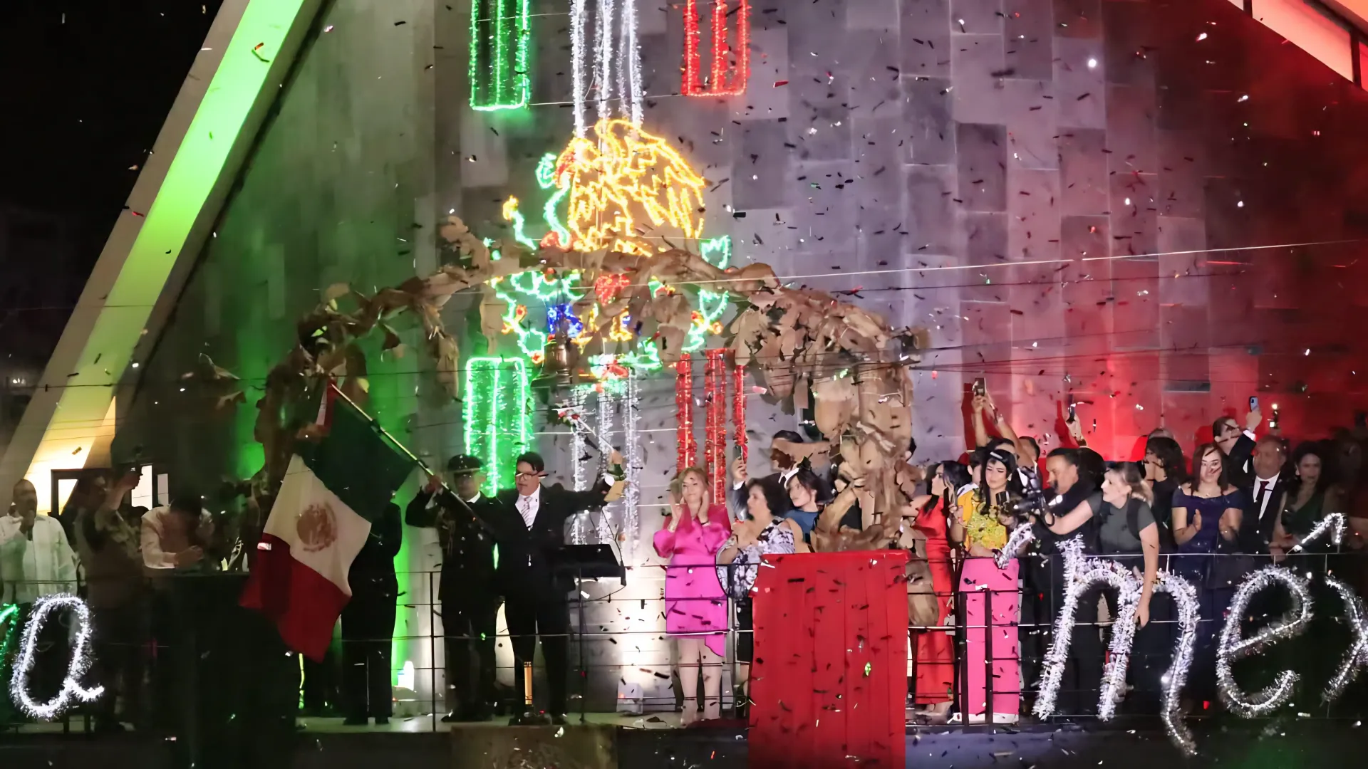 Nogales celebra el Grito de Independencia con espectáculo de drones y música en vivo - FOTOS