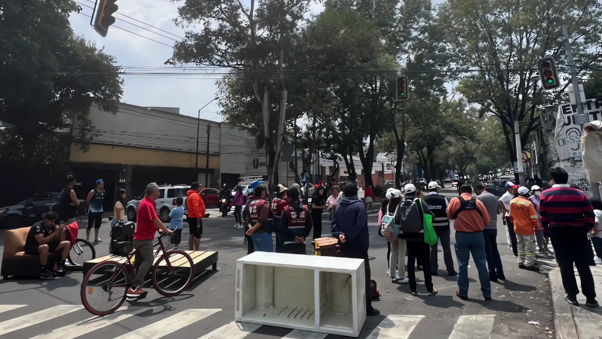 Vecinos de Tlalpan bloquean avenida por inundaciones: ¡Exigen apoyo urgente!