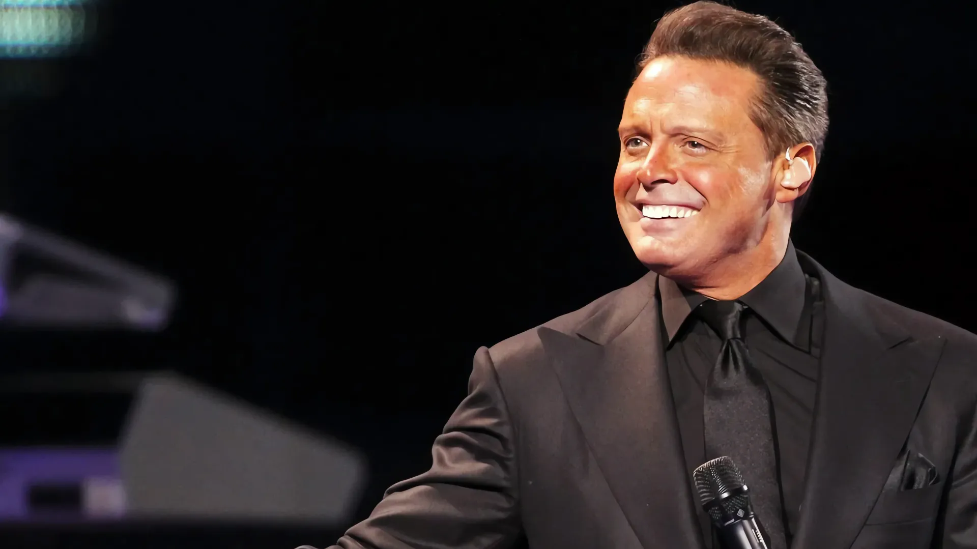 ¡Luis Miguel: ¡Fanática Lo Abrazó! ¿Qué Pasó?