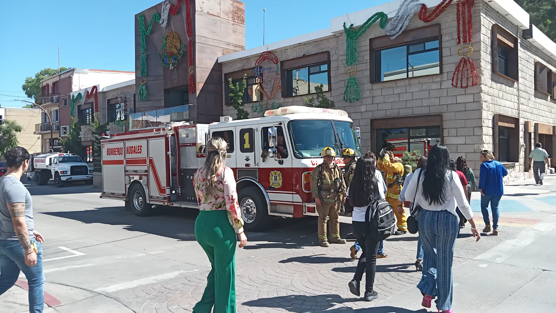 Evacúan Palacio Municipal de Nogales durante Simulacro Nacional - FOTOS