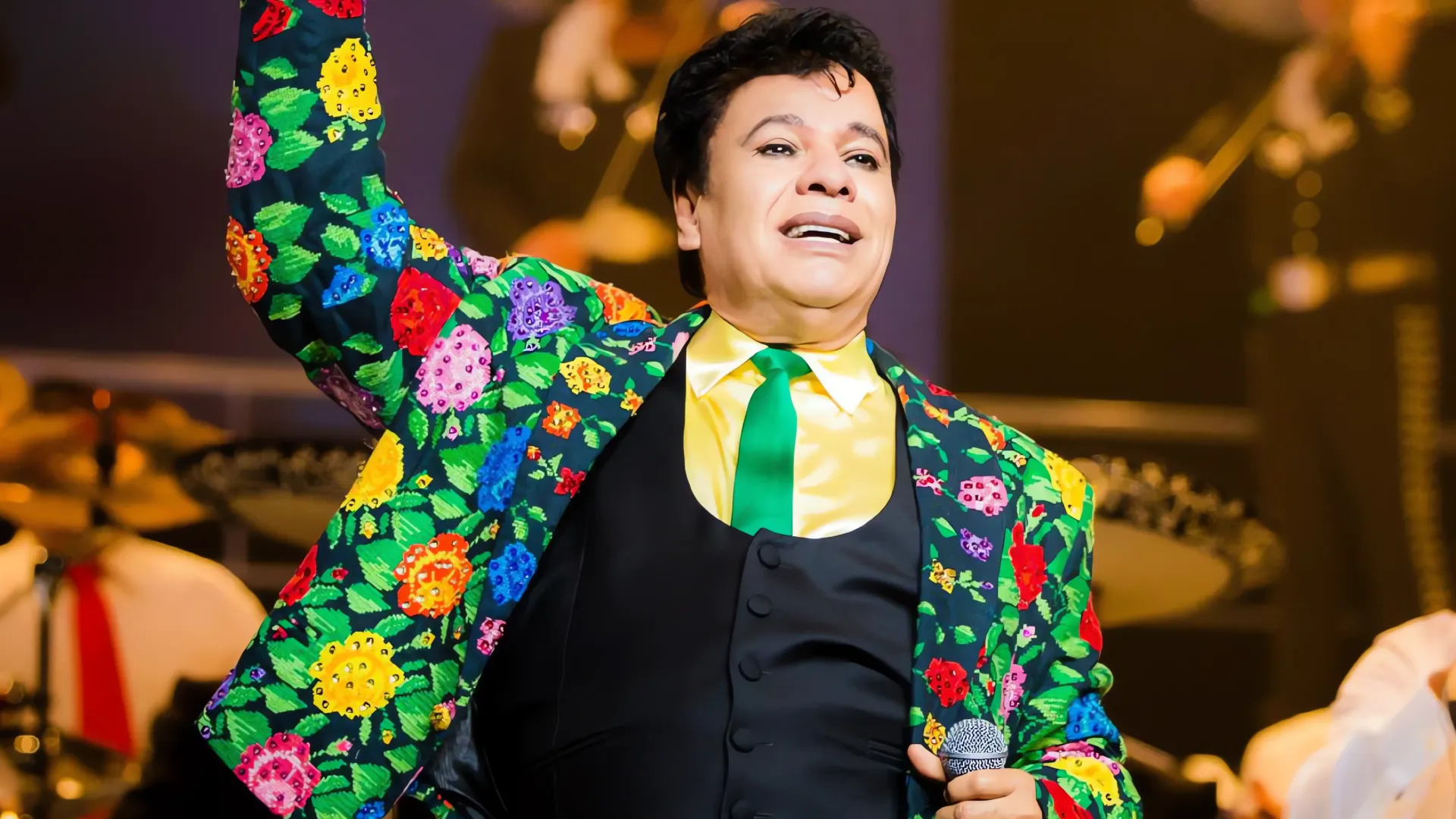 Juan Gabriel: Más que un ídolo, un faro de esperanza para la comunidad LGBTQ+