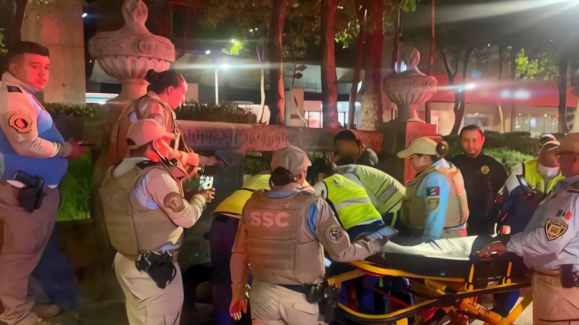 ¡Nació en Paseo de la Reforma! Policias ayudan a madre en situación de calle