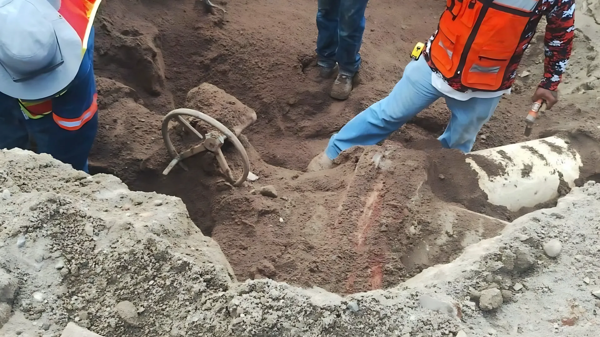 Fallas en sistema de rebombeo afectan suministro de agua en el norte de Hermosillo