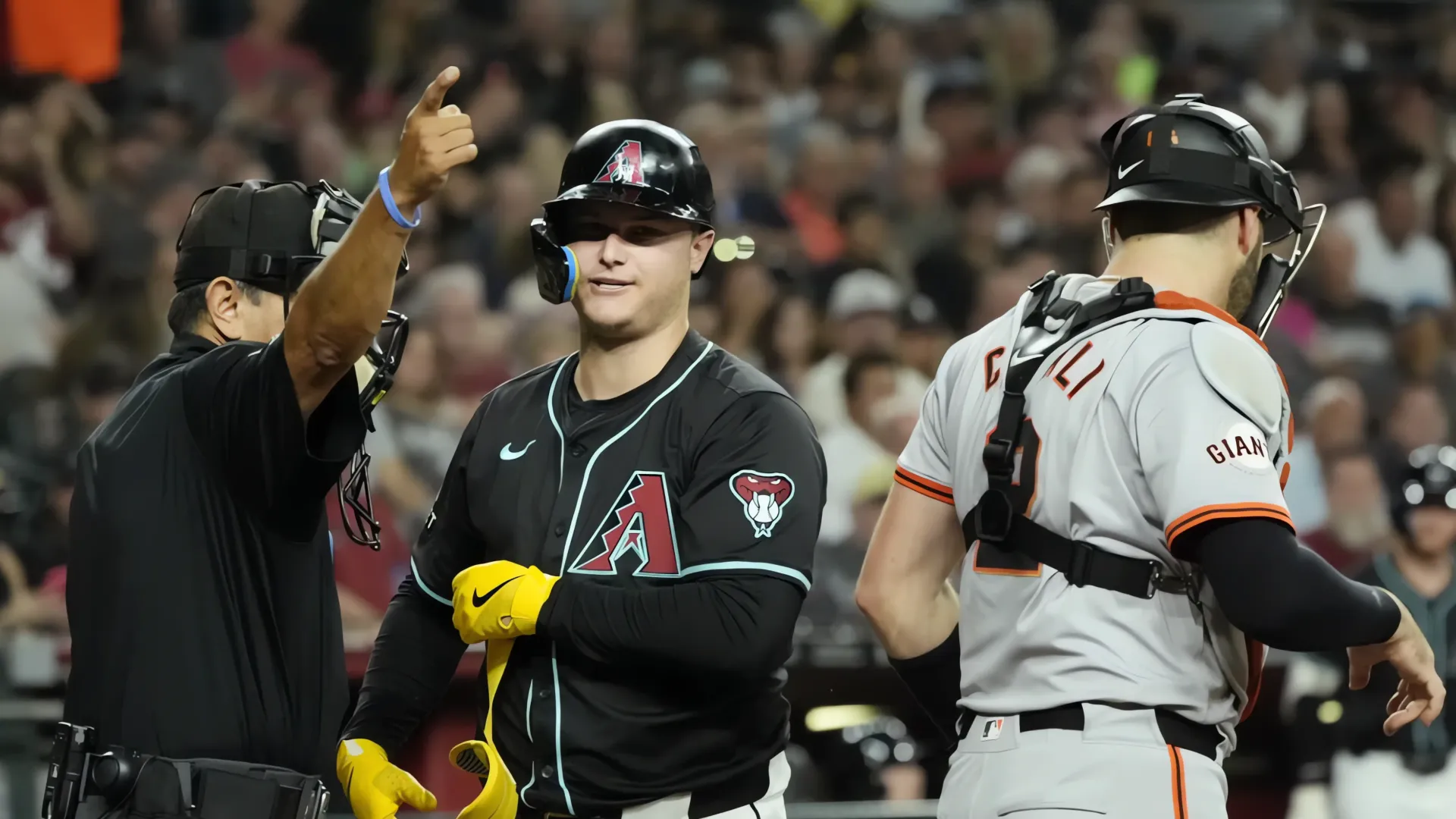 Diamondbacks pierden terreno en la carrera por los playoffs