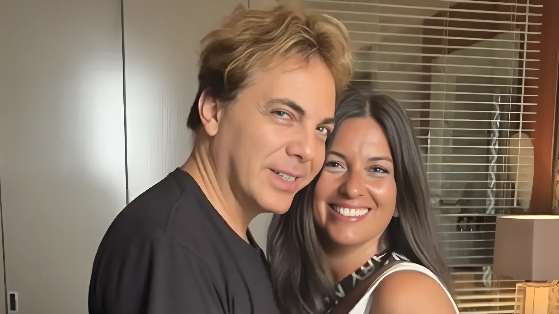 Claudia Barrios: "Cristian Castro es como un cohete, hay que frenarlo"