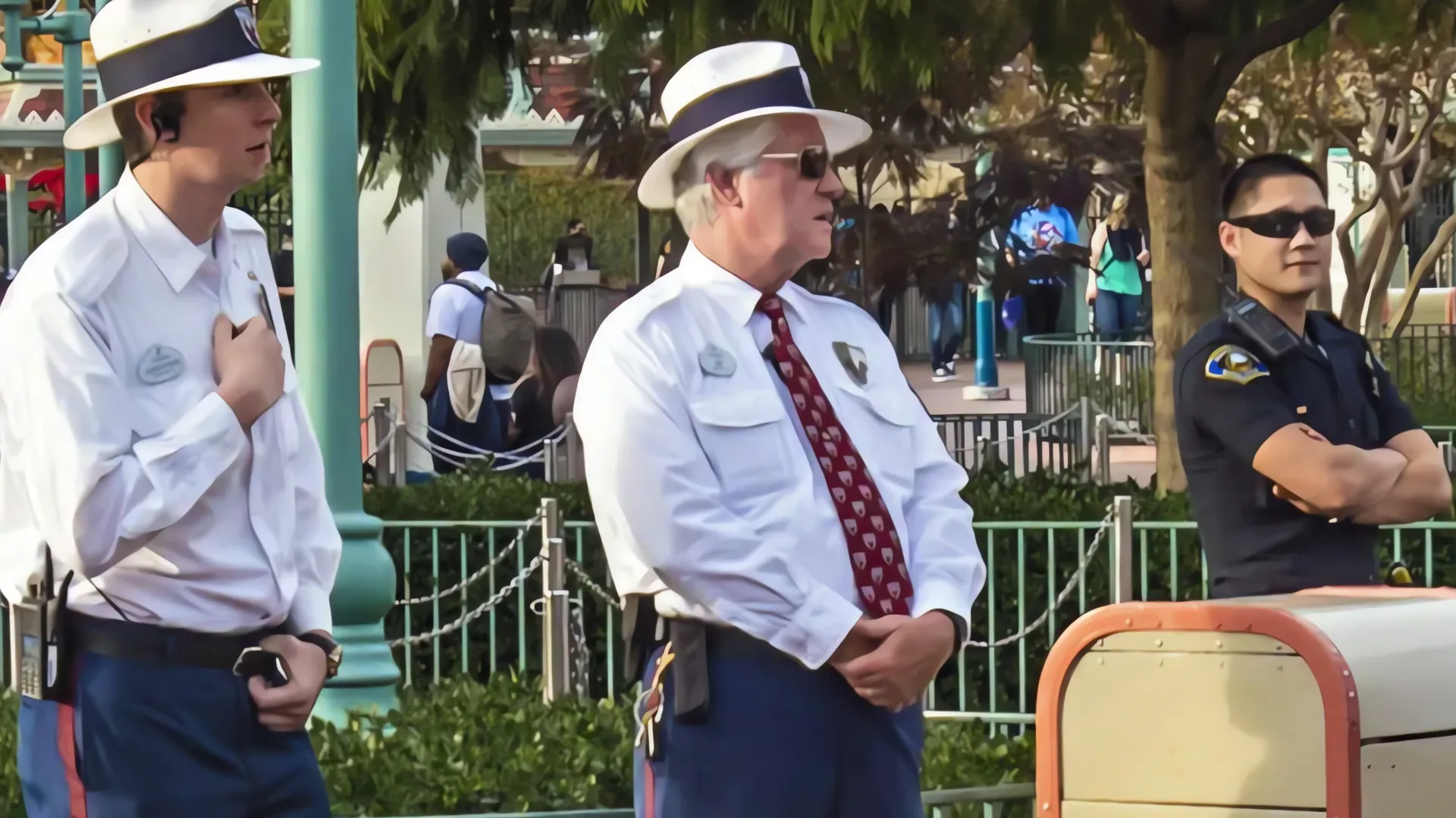 Mujer detenida en Disneyland por intentar entrar sin pagar