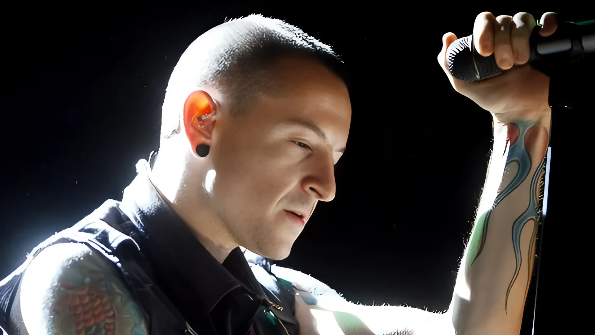 Chester Bennington de Linkin Park: Un último adiós en su lucha contra la adicción