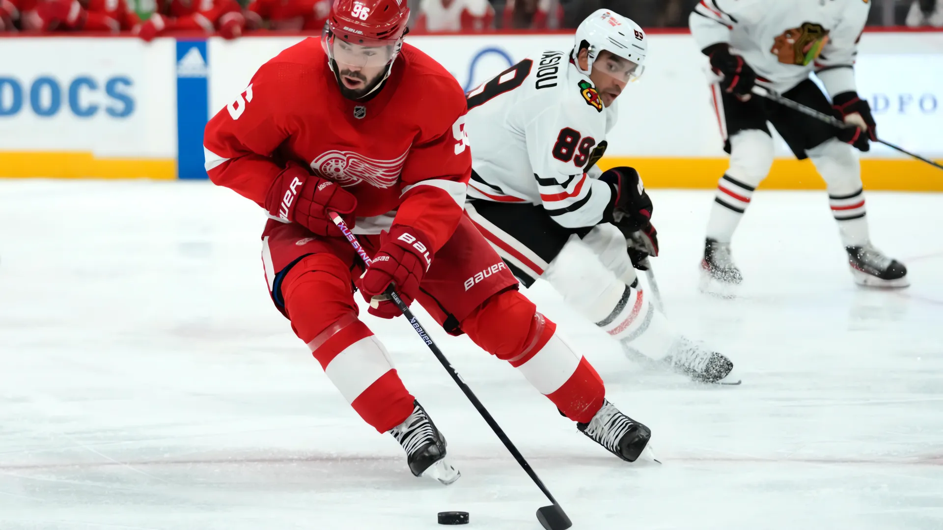 Blackhawks y Red Wings: Una batalla por el futuro de la NHL