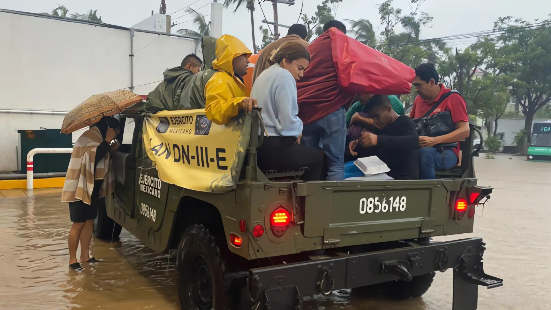 Acapulco: Refuerzan rescate con 2,500 elementos de la Sedena